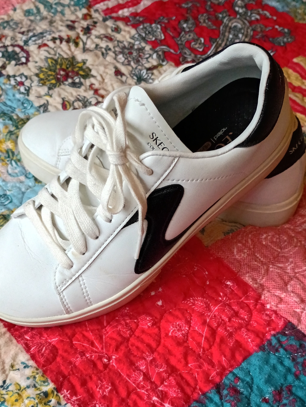 Skechers Court Classics White and Black  Sz 8 Women's Sneaker